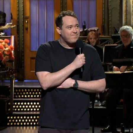 Shane Gillis hosts "SNL"