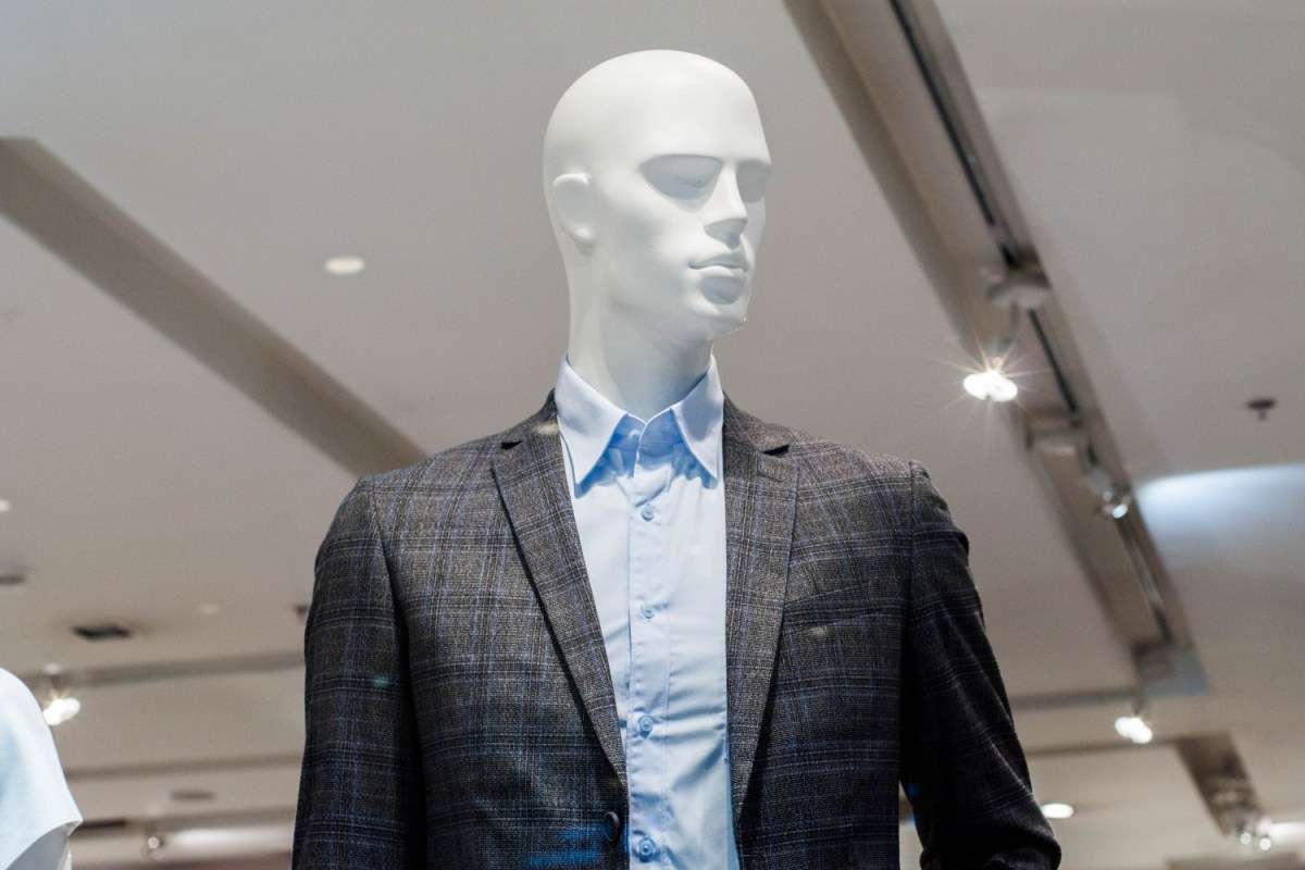 Mannequin in suit