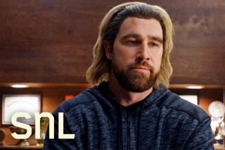 Travis Kelce Offered Bad Self-Esteem Lessons on a New “SNL”